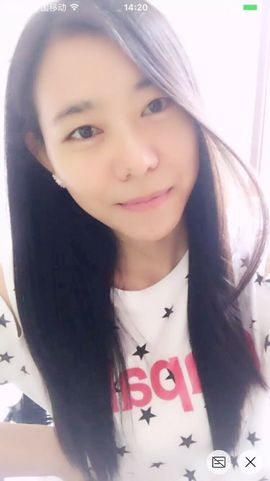 朵薇璐智能美妆主播照片