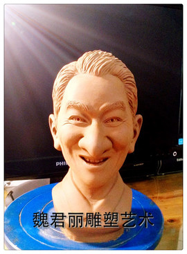 魏君丽雕像艺术主播照片