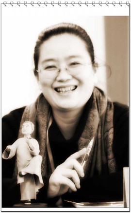 魏君丽雕像艺术主播照片