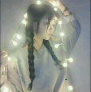 V、蜡笔小新w海报