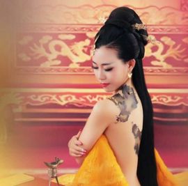 朵薇璐智能美妆主播照片