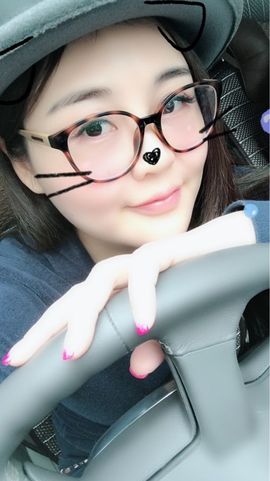 小佳佳努力升8冠主播照片