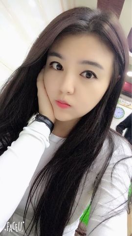 九小九，主播照片
