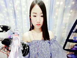 凌菲唱情歌主播照片