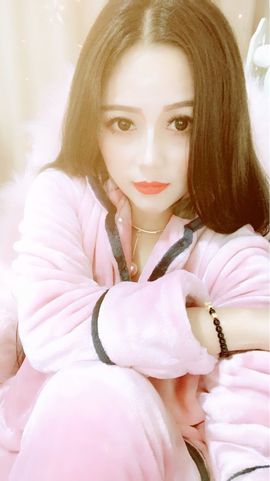 果果要升钻钻主播照片