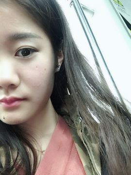 黄大宝最美主播照片