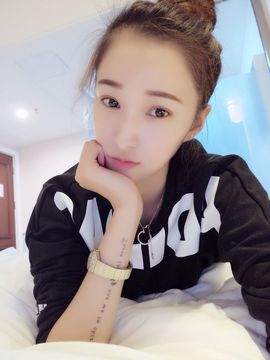 笑笑（爱是回忆美好）主播照片