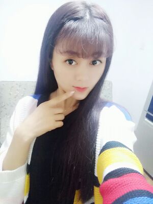 莉傻妞的主播照片