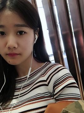 黄大宝最美主播照片