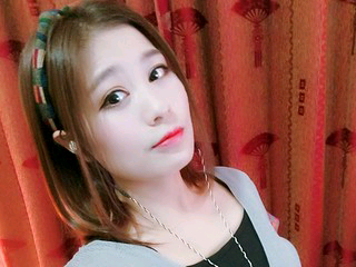 何人问的主播照片