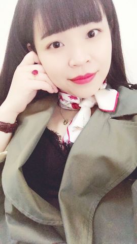 娜一年的小巫主主播照片