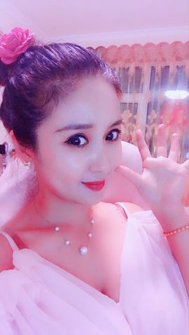 魅丽晴儿主播照片