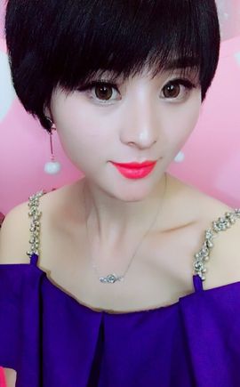 妖妖最美主播照片
