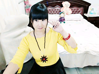 出租半张床x的主播照片