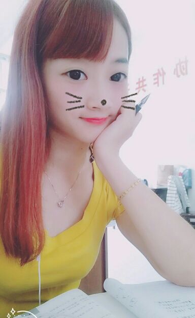 冷玥♥生来爱唱歌的主播照片