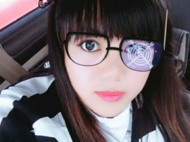 欠揍毒妞主播照片