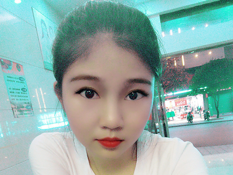 拉拉rt的主播海报