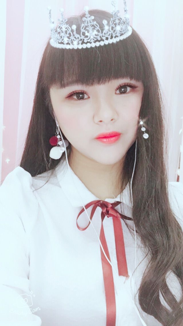 等悠归来主播照片