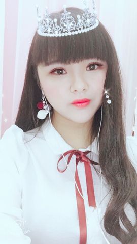 等悠归来主播照片