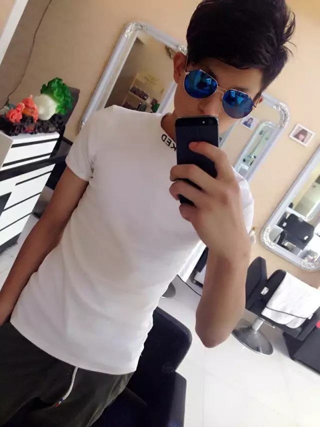 吉祥。小哥哥的主播照片