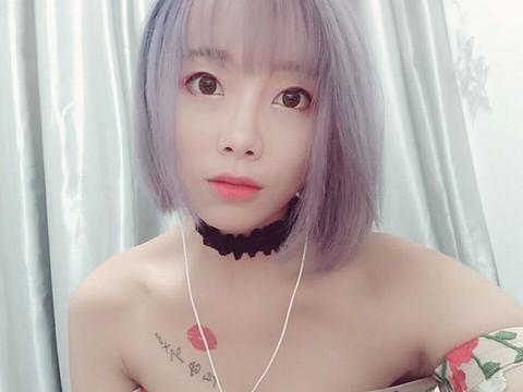 诺一♛累了休息了海报