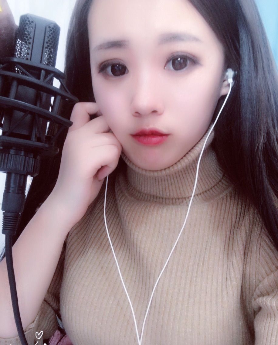带风的小姐姐主播照片