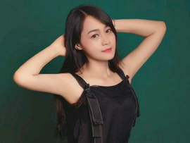 不一样的七七主播照片