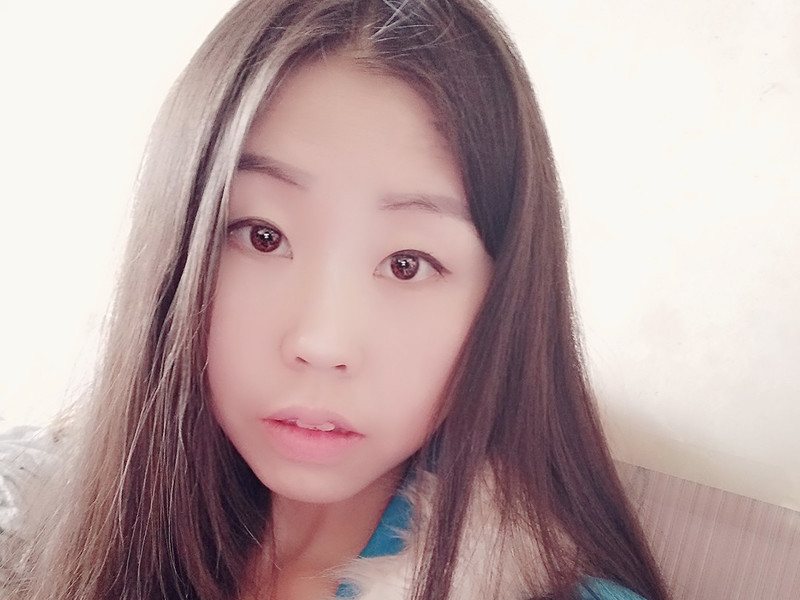 左左第一天直播的主播海报