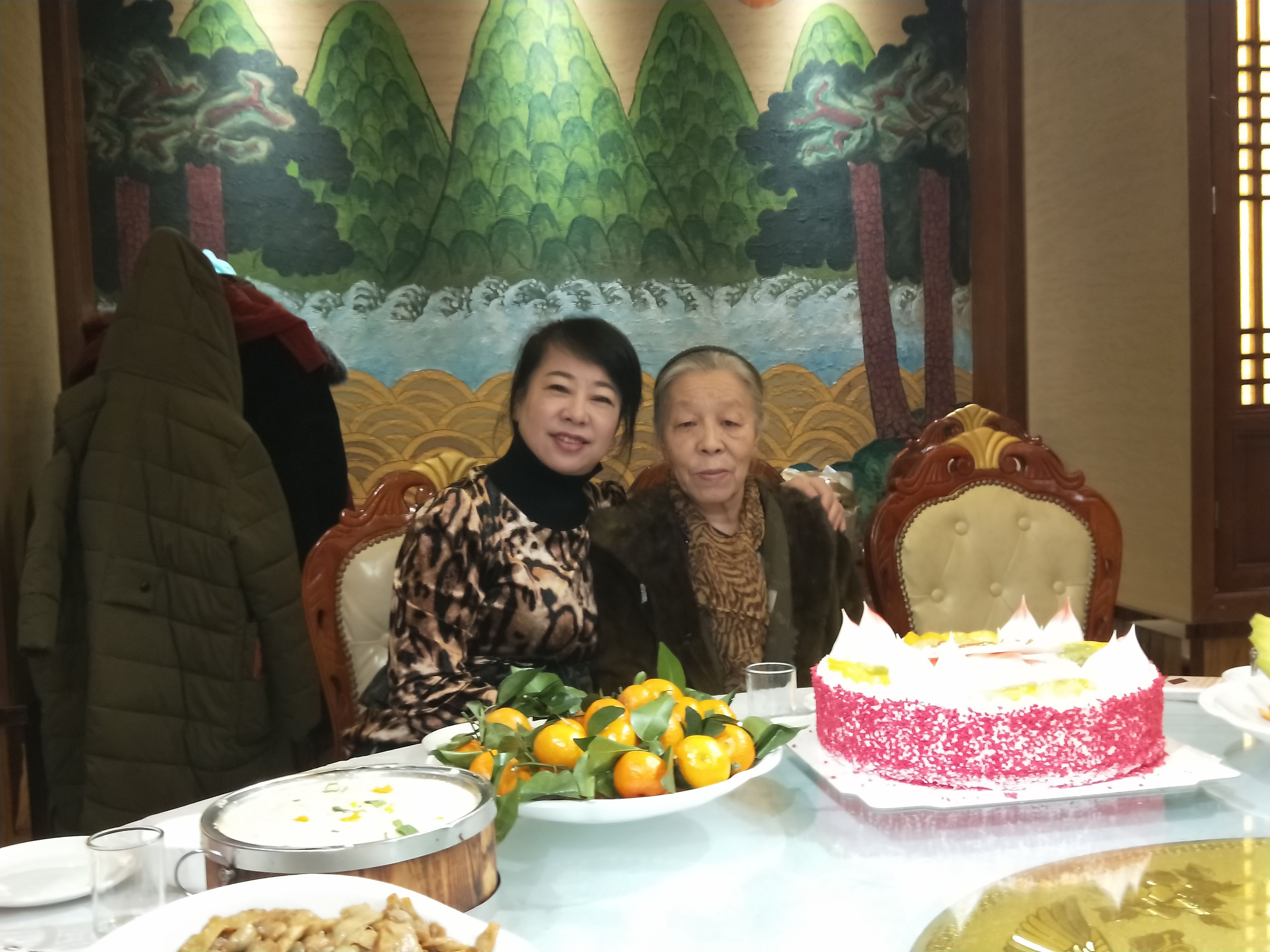 魅力女人唱民歌的图片