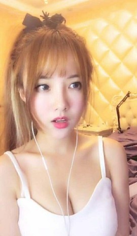 陆七萬主播照片