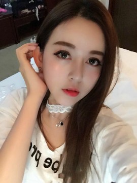 陆七萬主播照片