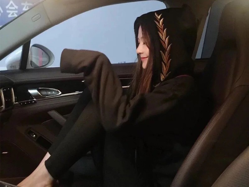 花卷儿❤求守護❤的主播海报