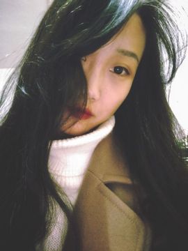 忆旧容主播照片