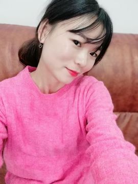 小美西求关注主播照片