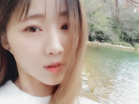筱新心心海报