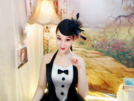1380563272主播照片