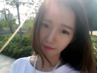 骞马云的主播照片