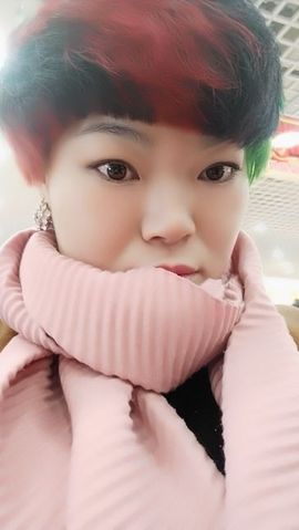 脸脸吃不饱主播照片