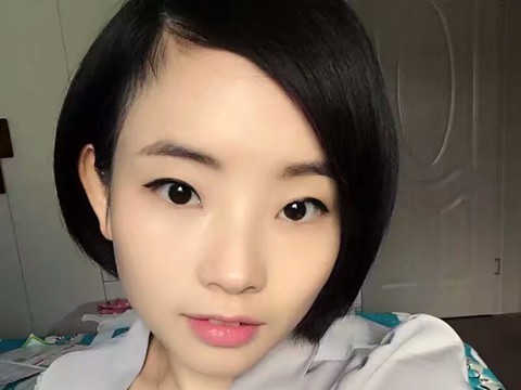 妃雪w海报