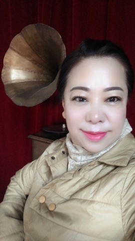 魅力女人唱民歌主播照片