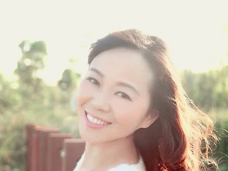 紫晶玲儿的主播海报