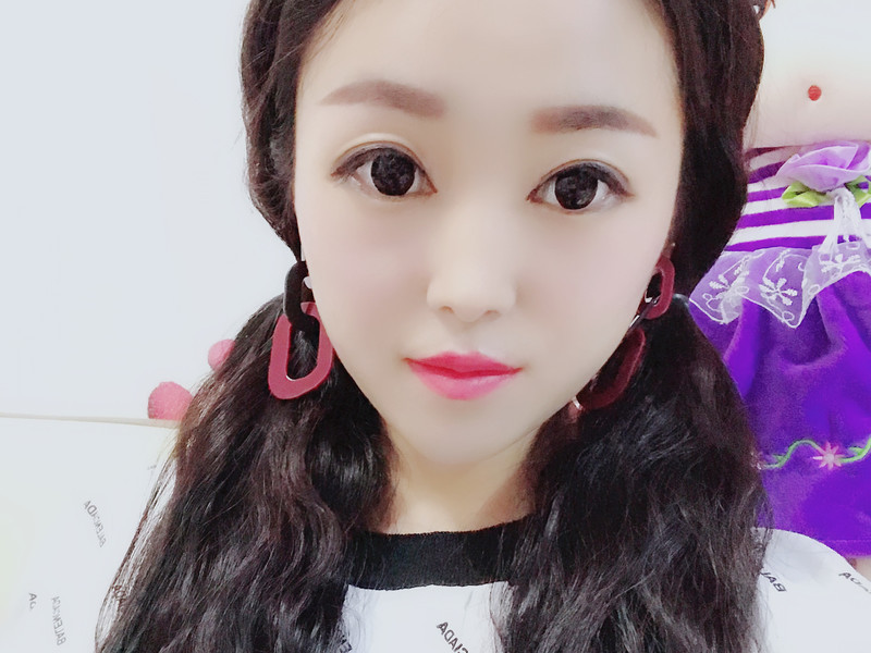 糖小虫求抱抱🍬的主播海报