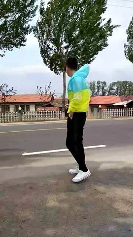 求升级的阿峰主播照片