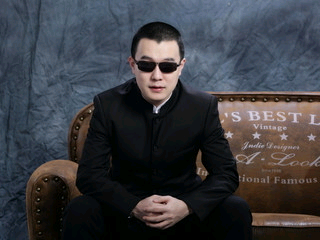 ？燕子的主播照片