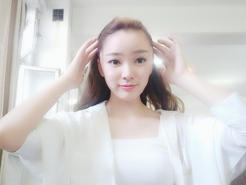 我是小钢牙啊😊的主播海报