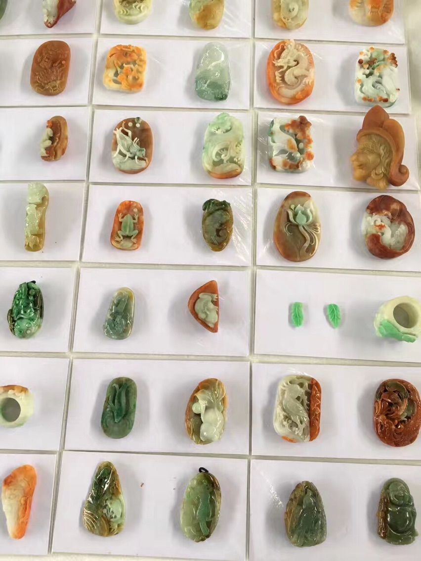 天然翡翠原石丿的主播照片