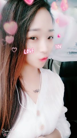 是心伊呀主播照片