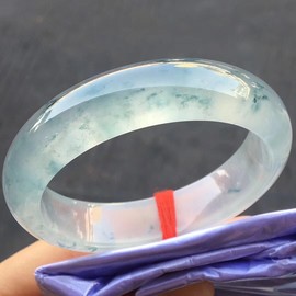 多彩翡翠魅力人生主播照片