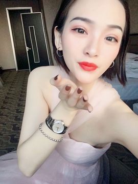 酸奶xi主播照片