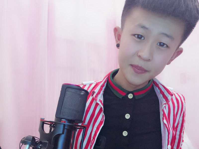 吃鸡快递员的主播海报